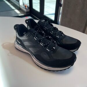 BRAND NEW Tiem Via cycling shoes
